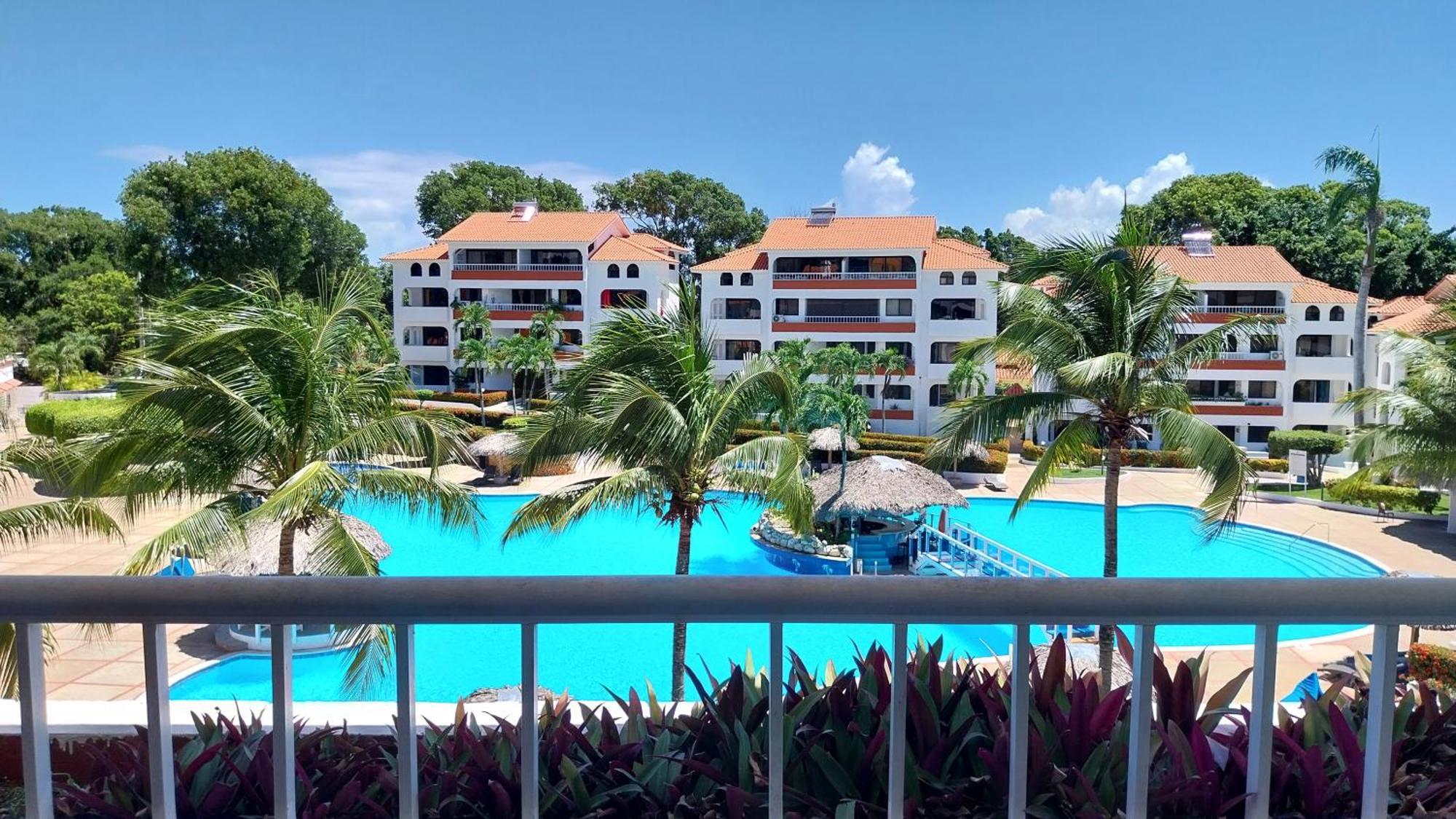 The Biggest Swimming Pool In Sosua, Frente A La Piscina Mas Grande En Sosua Apartman Kültér fotó